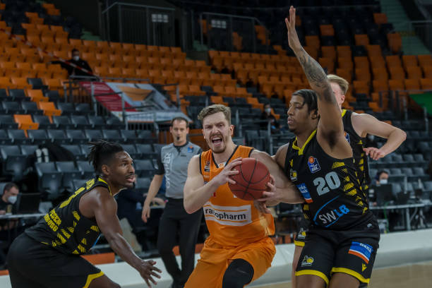 就肩负着攻 就肩负着攻