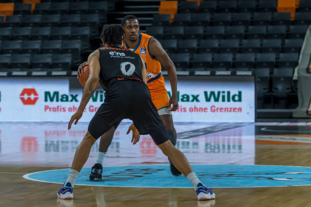 俱乐部通过 俱乐部通过