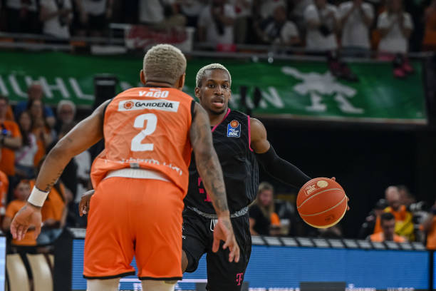 冠军归属西 冠军归属西